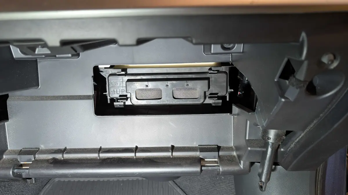 Replacing a Cabin Filter 2016 Subaru Outback 