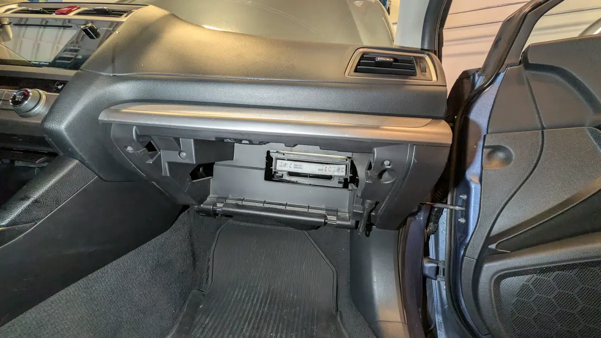 Replacing a Cabin Filter 2016 Subaru Outback 